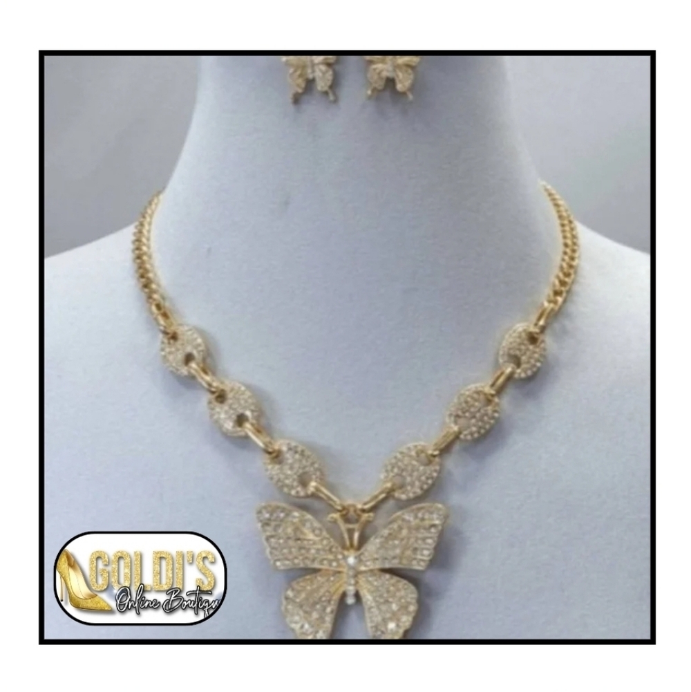💗Butterfly earring and necklace set!
